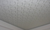 Белый тканевый натяжной потолок
